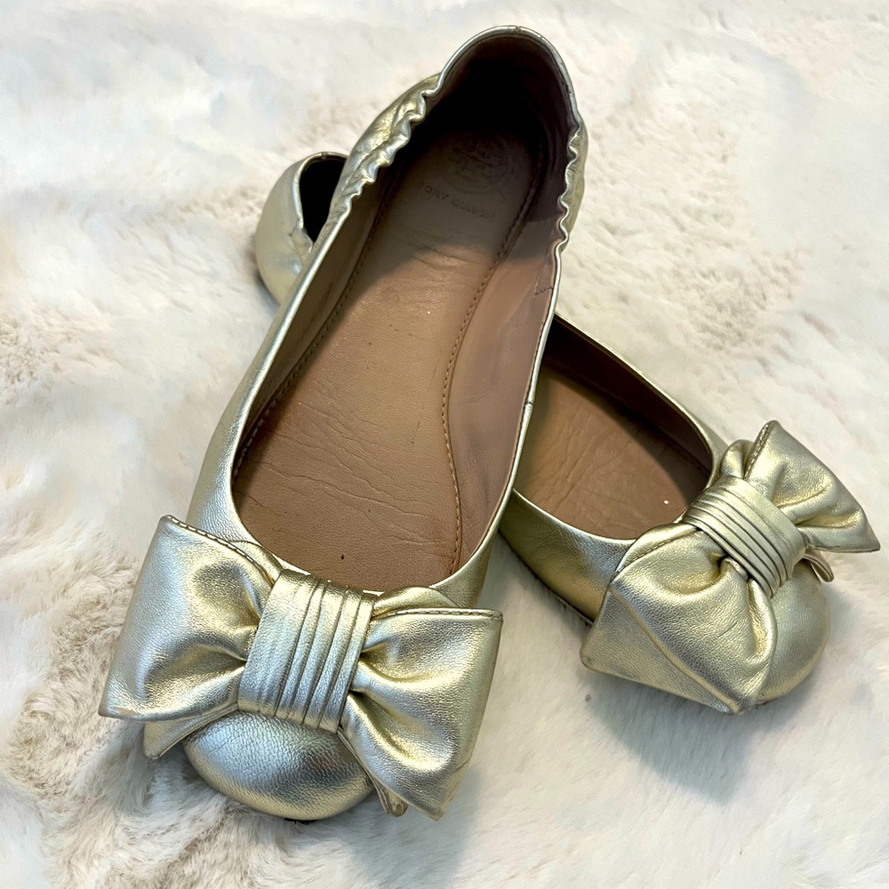 Tory Burch Divine Bow Ballet Flat in Gold
